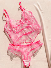 Yasmin Desenli Balenli Demi Büstiyer Takımı Pembe