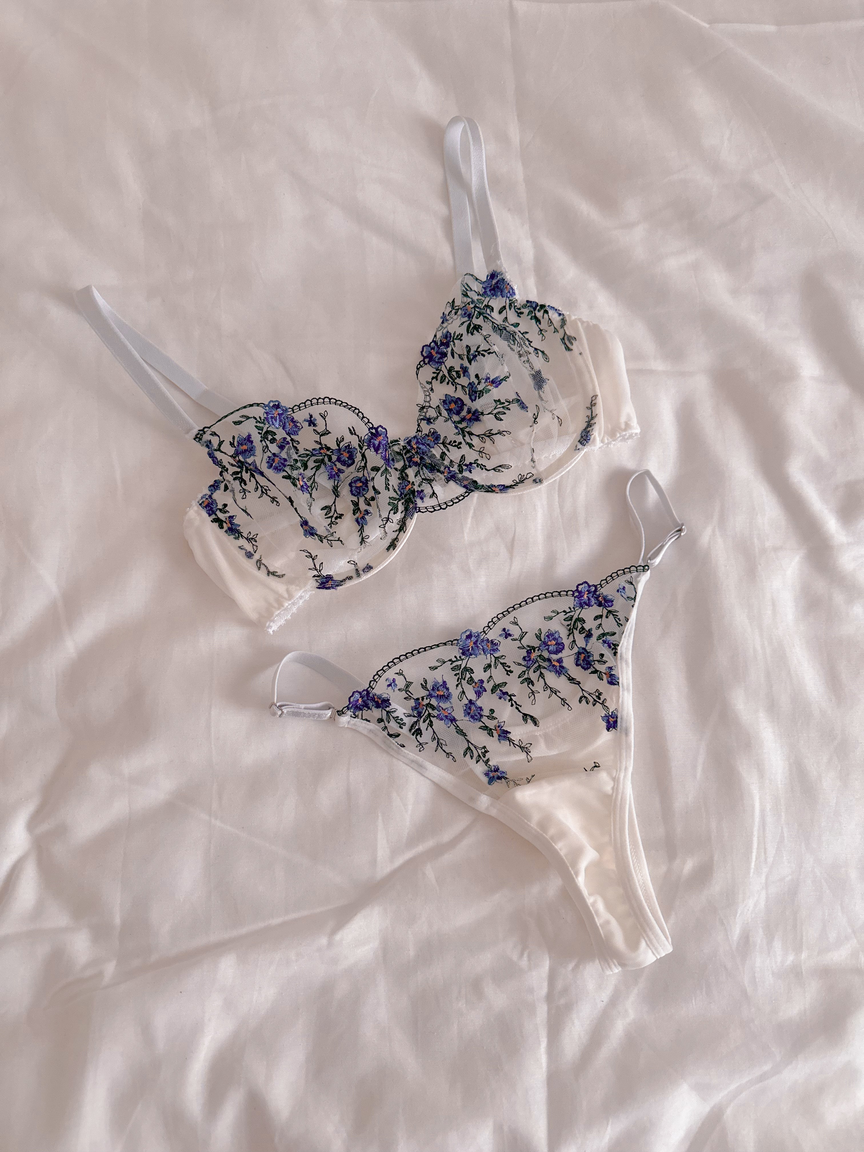 Myostis Çiçekli Balenli Balkonet Sütyen Takımı Beyaz