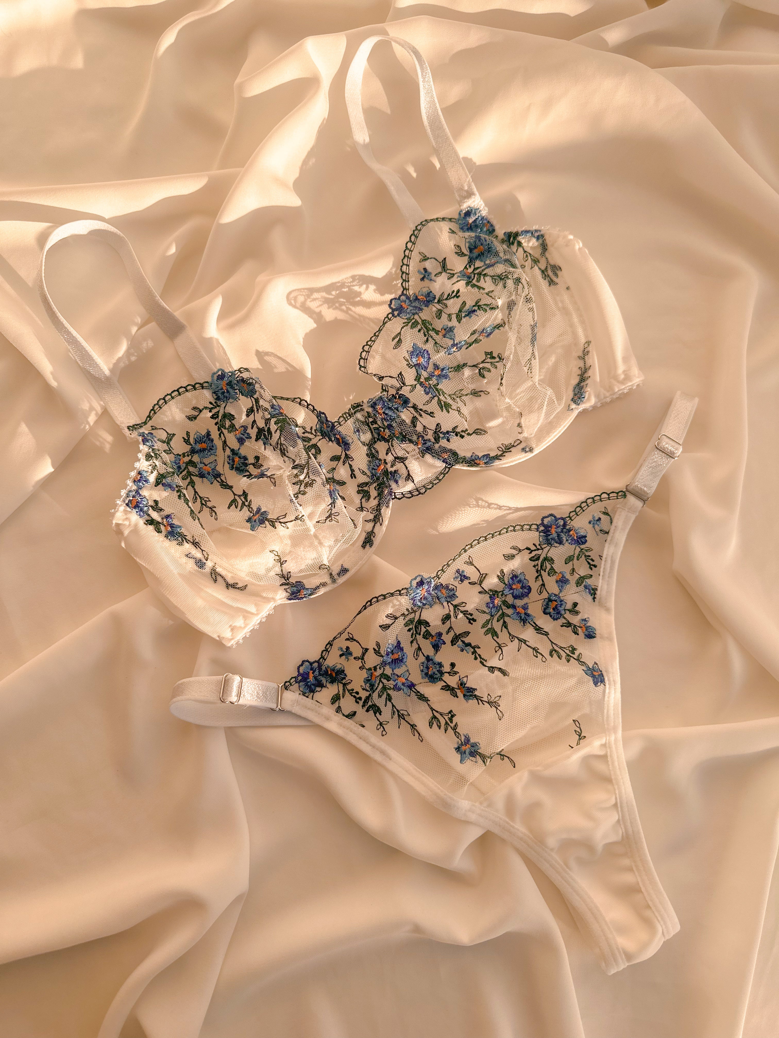 Myostis Çiçekli Balenli Balkonet Sütyen Takımı Beyaz