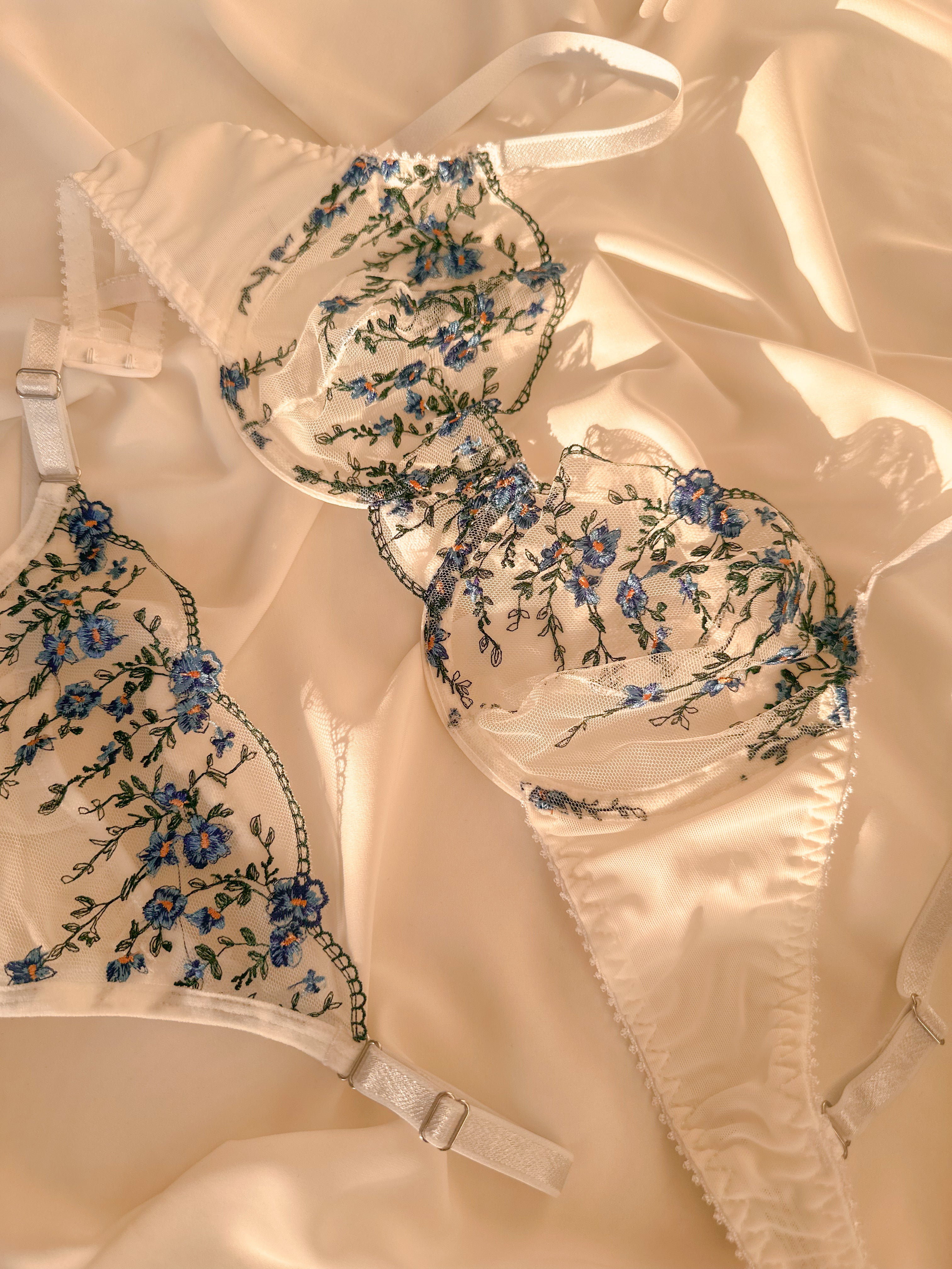 Myostis Çiçekli Balenli Balkonet Sütyen Takımı Beyaz