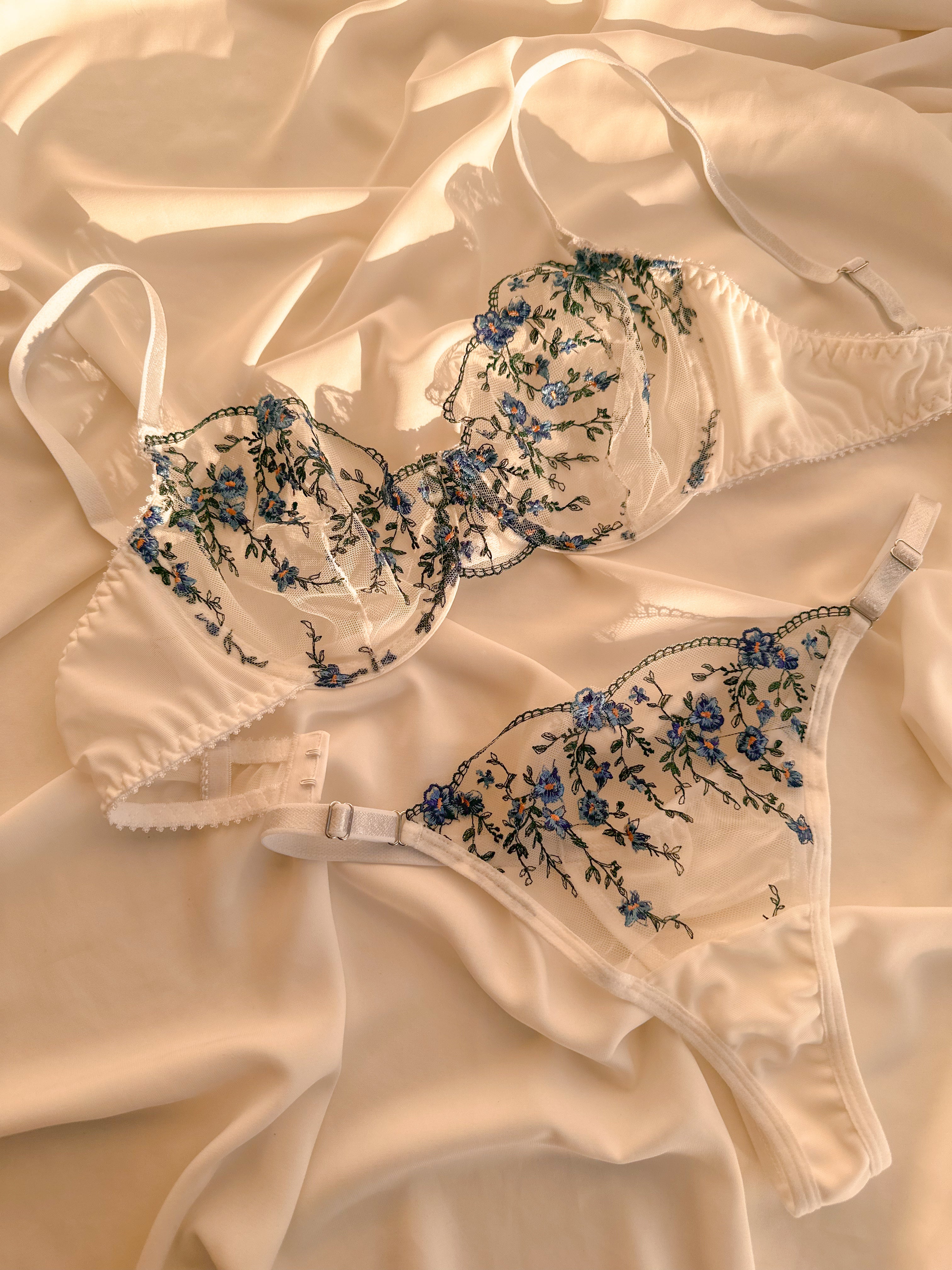 Myostis Çiçekli Balenli Balkonet Sütyen Takımı Beyaz