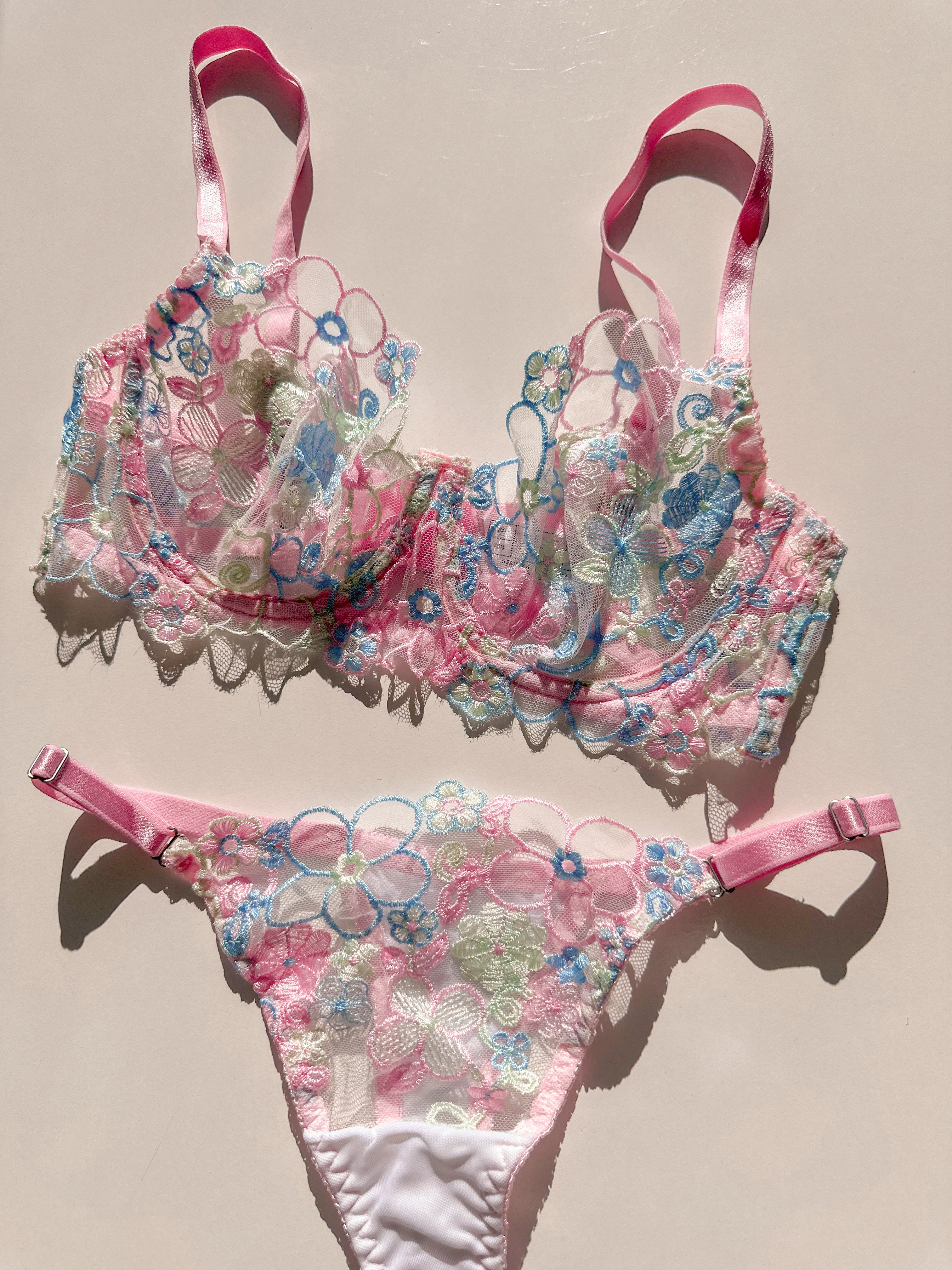 Cindy Çiçekli Balenli Balkonet Sütyen Takımı Pembe