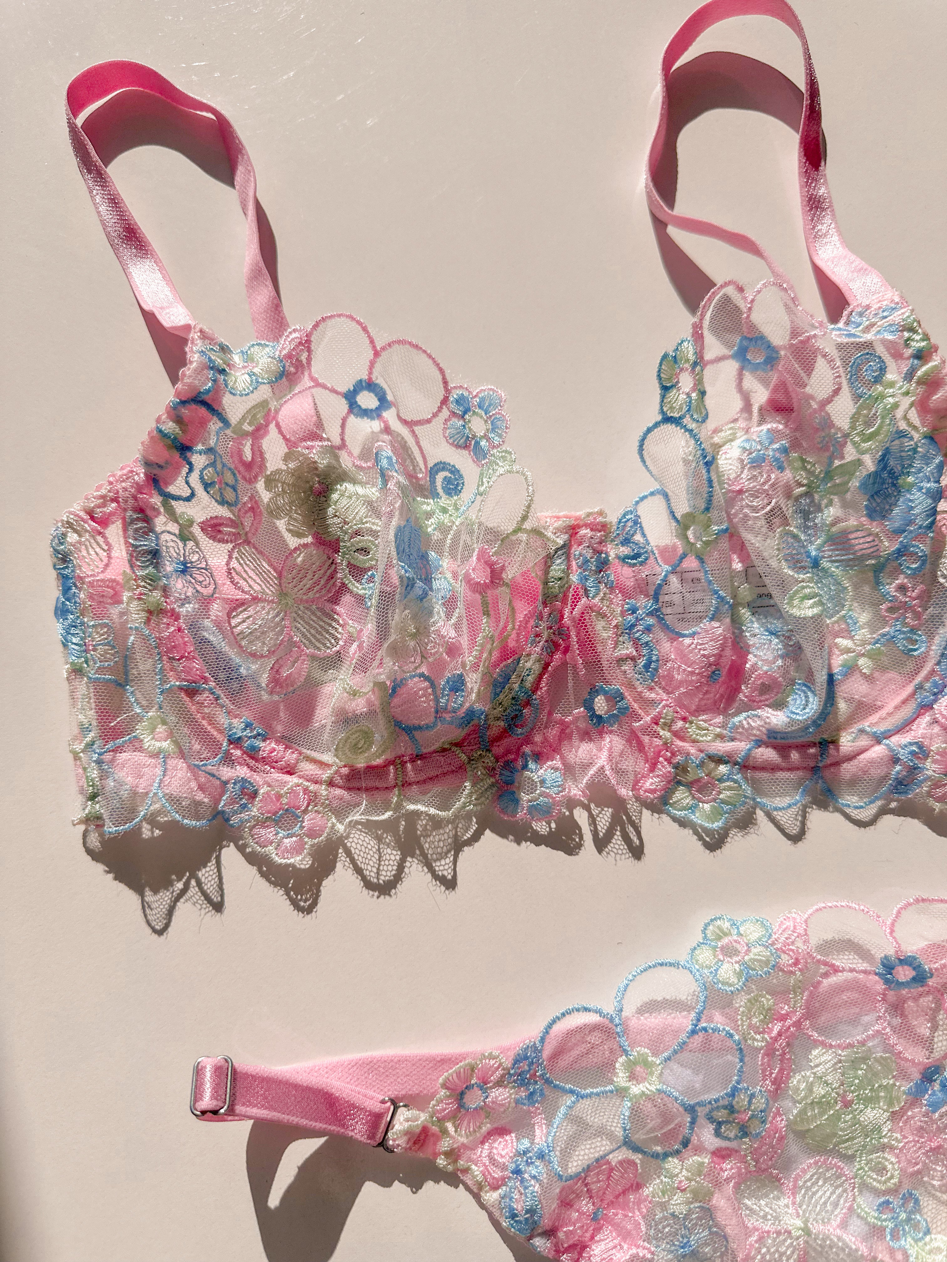 Cindy Çiçekli Balenli Balkonet Sütyen Takımı Pembe