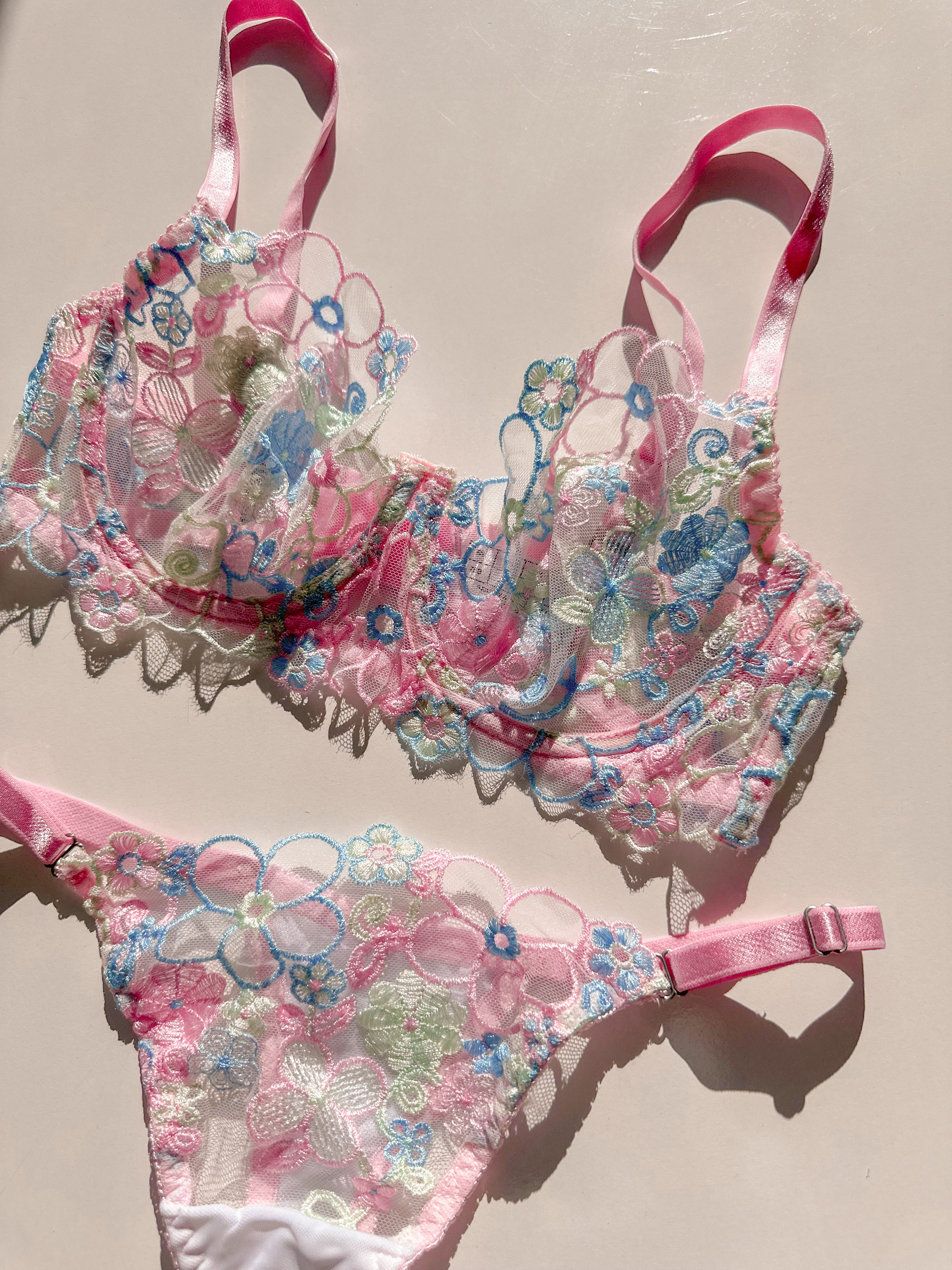 Cindy Çiçekli Balenli Balkonet Sütyen Takımı Pembe