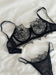 Siyah Çiçek Desen Balenli Sütyen Takımı