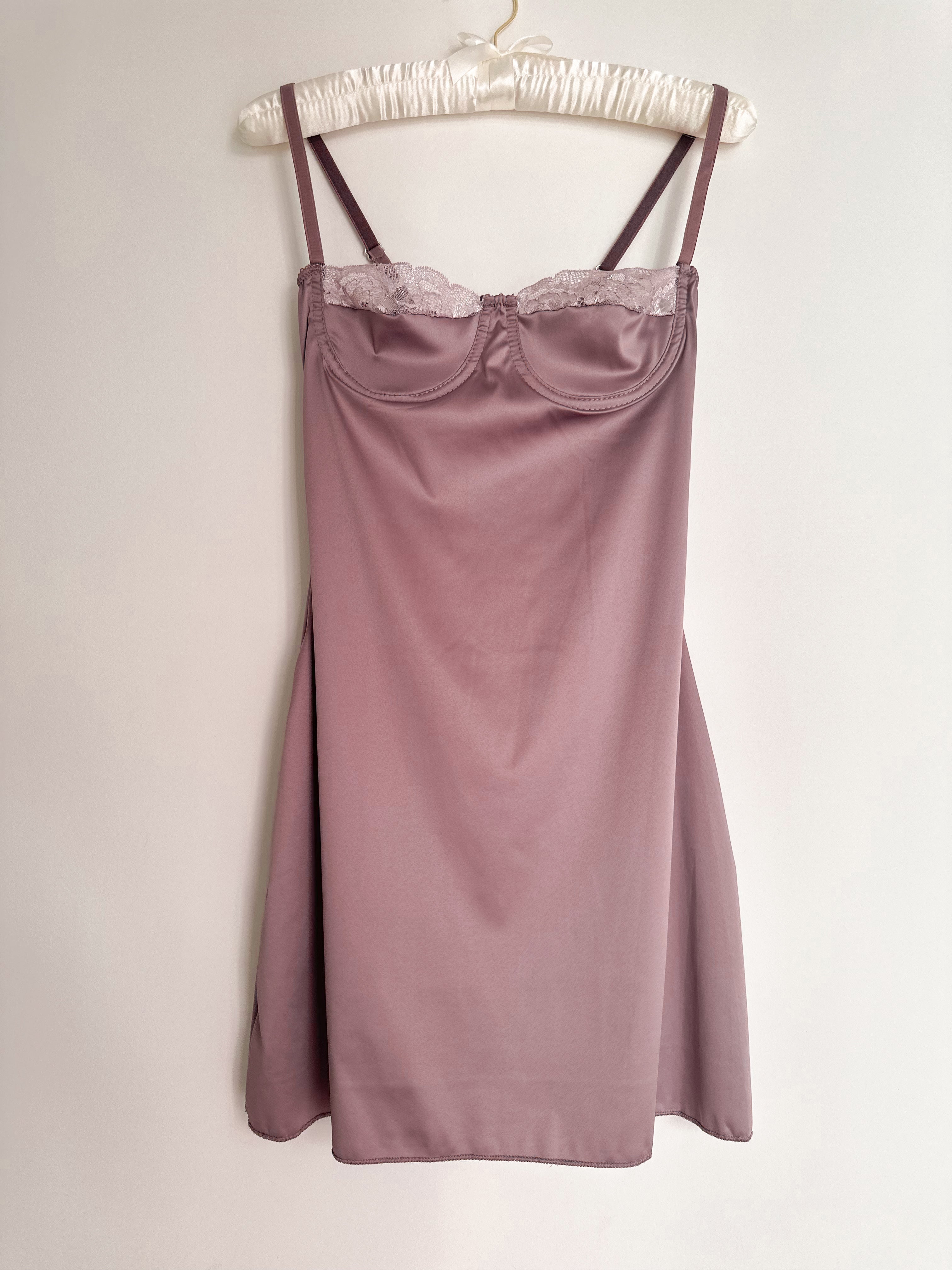 Vizon İpeksi Saten Mini Balenli Gecelik Elbise