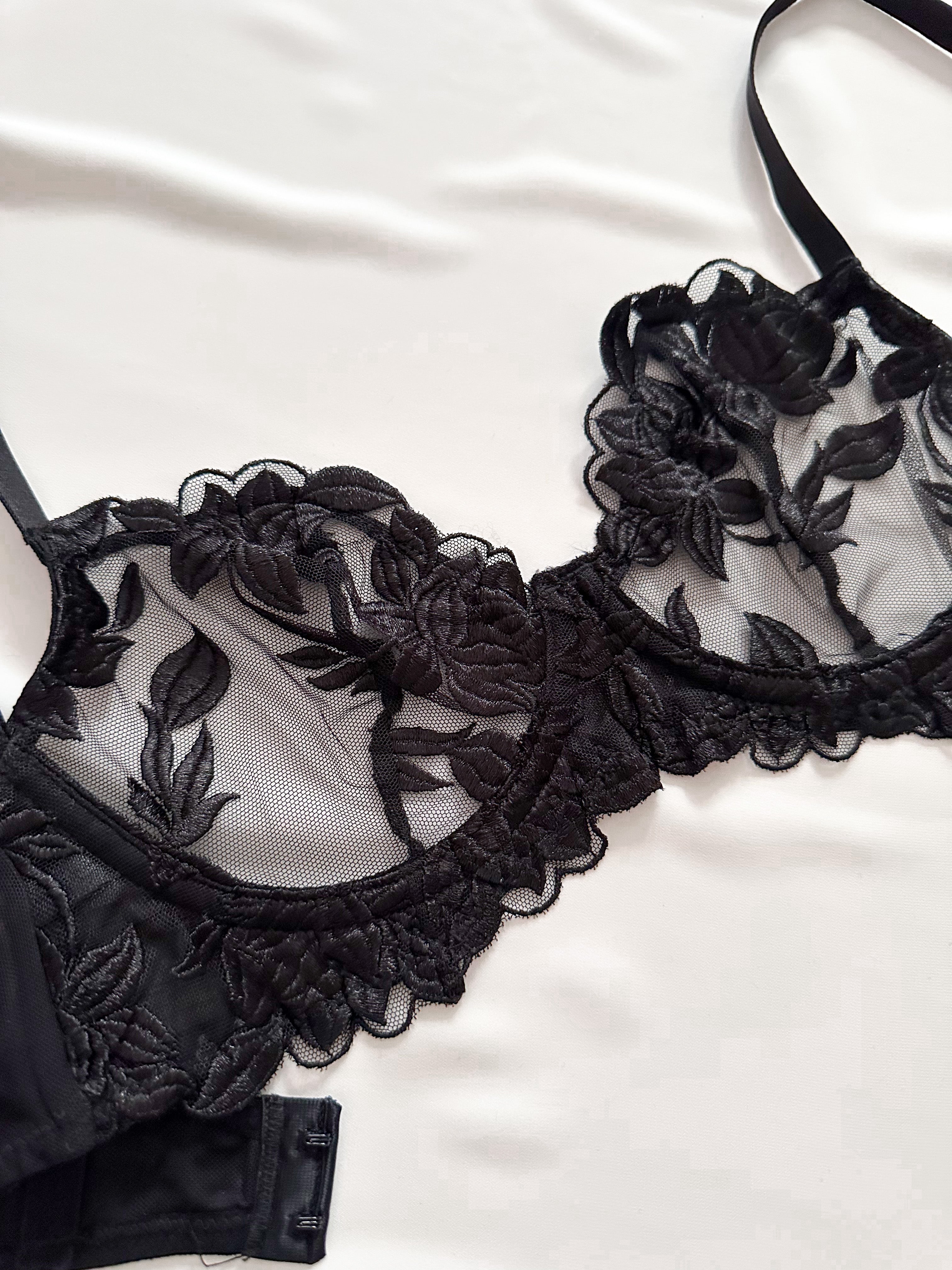 edde Gül İşlemeli Balenli Demi Sütyen Takımı Siyah